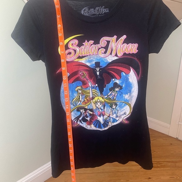 Sailor Moon Graphic T Small - Picture 8 of 10